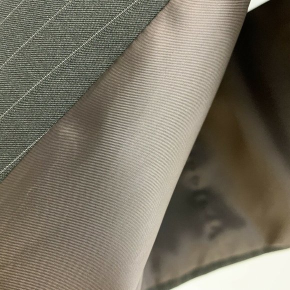 Stafford Men's Suit. Brown, Pin Striped. Pleated Pants. 42S Coat. 38 x 30 Pants. - Picture 12 of 12